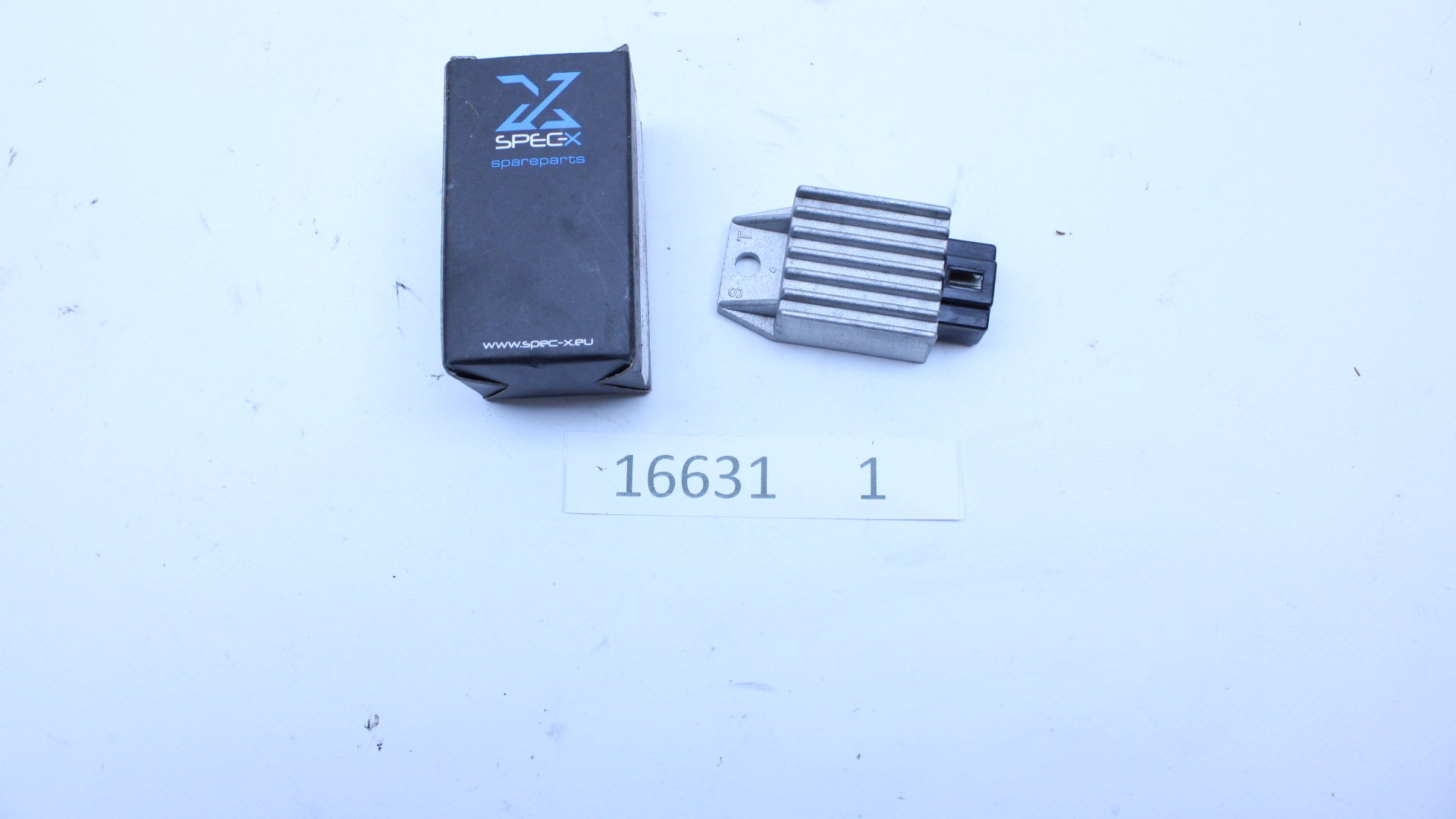 Gleichrichter 12V 4 Pin Spannungsregler Gleichrichter Kompatibel mit G –  Mofaoasesued Ersatzteile