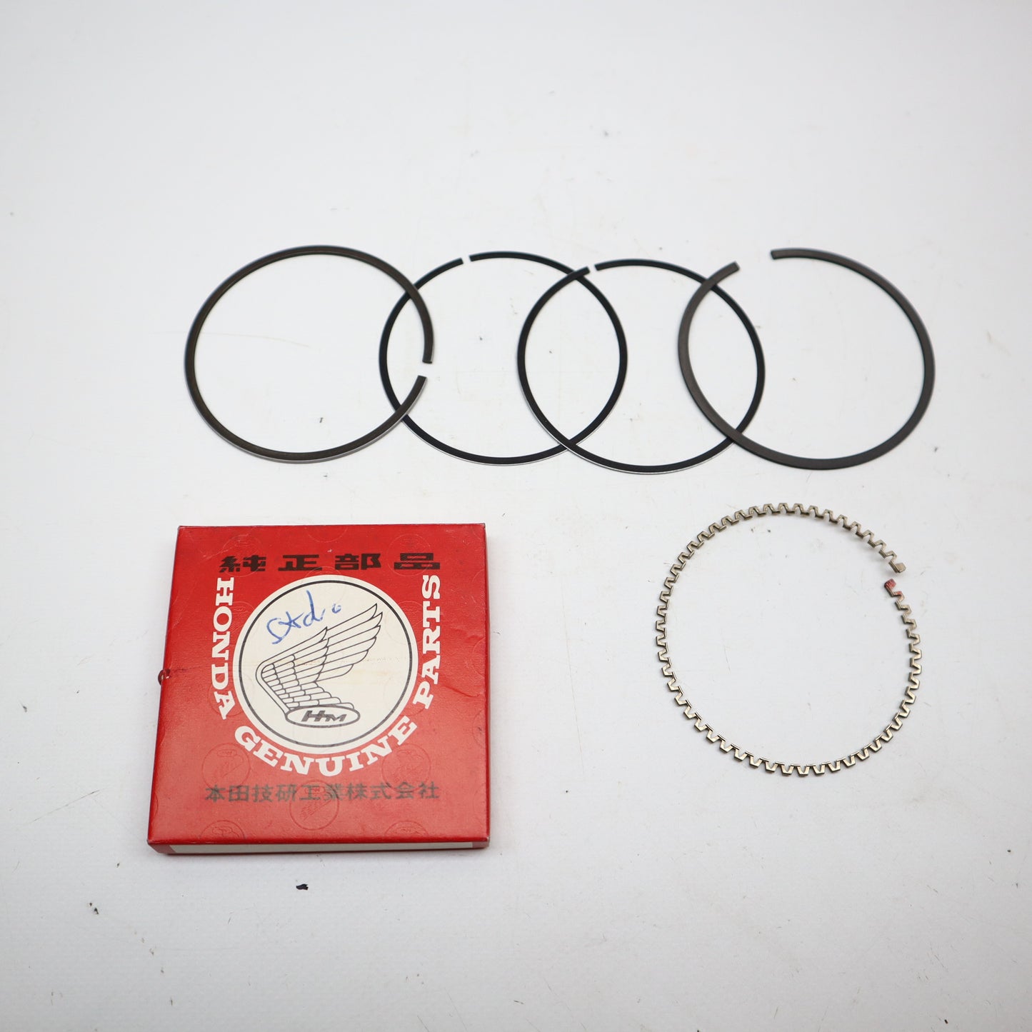 Honda CB 500 Four K0 K1 K2 Kolbenringe Kolbenring Set STD 50,00 piston ring set Original